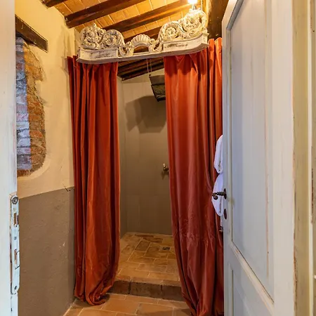 Privata In Tuscany *