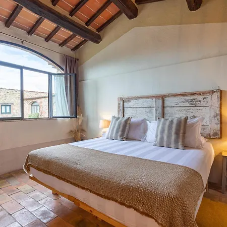Privata In Tuscany